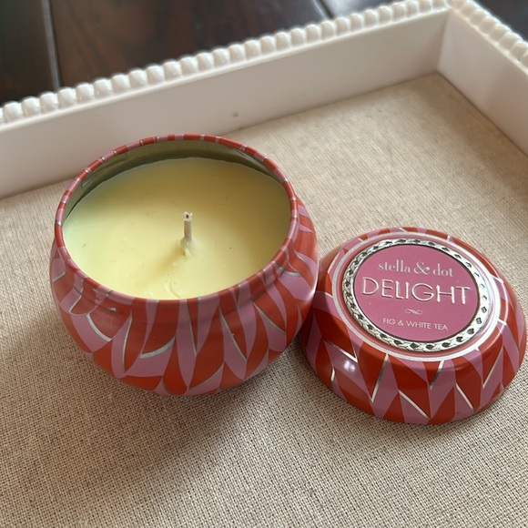 Stella&Dot' DELIGHT candle - Picture 3 of 3